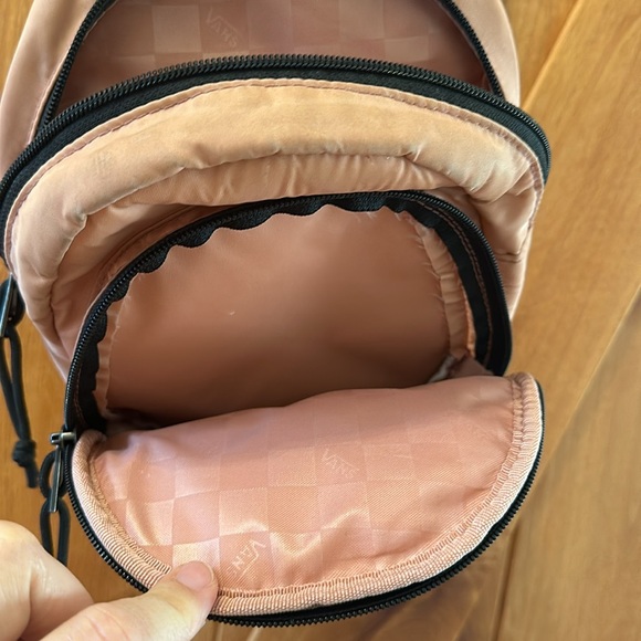 Vans shoulder bag peach in color double pockets. - Picture 4 of 10